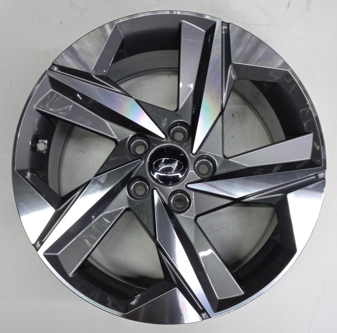 Hyundai 1622 7.5x17/5x114.3 D67.1 ET50 серый, серебристый