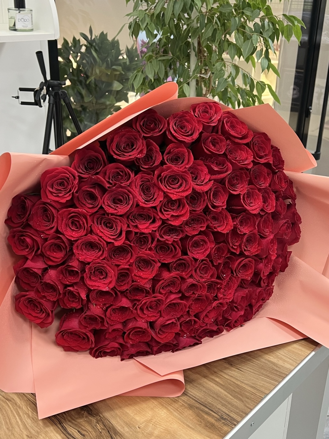Купить Flowers Center Astana Эквадор роза 101 шт 60 см в Алматы ...