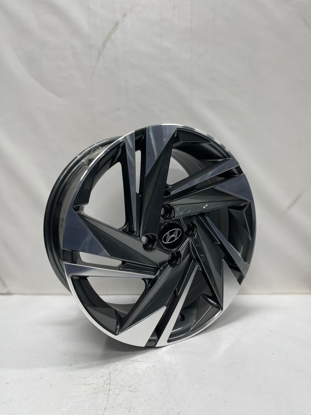RNO PX01 6.5x16/4x100 D54.1 ET45 серебристый, серый