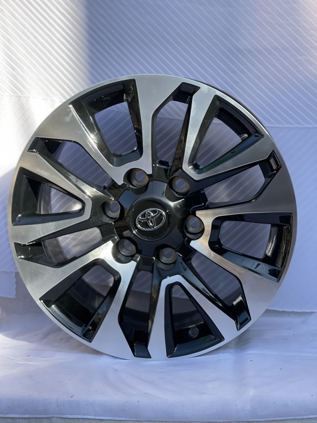 ZT704 7.5x18/6x139.7 D106 ET25 4 диска черный