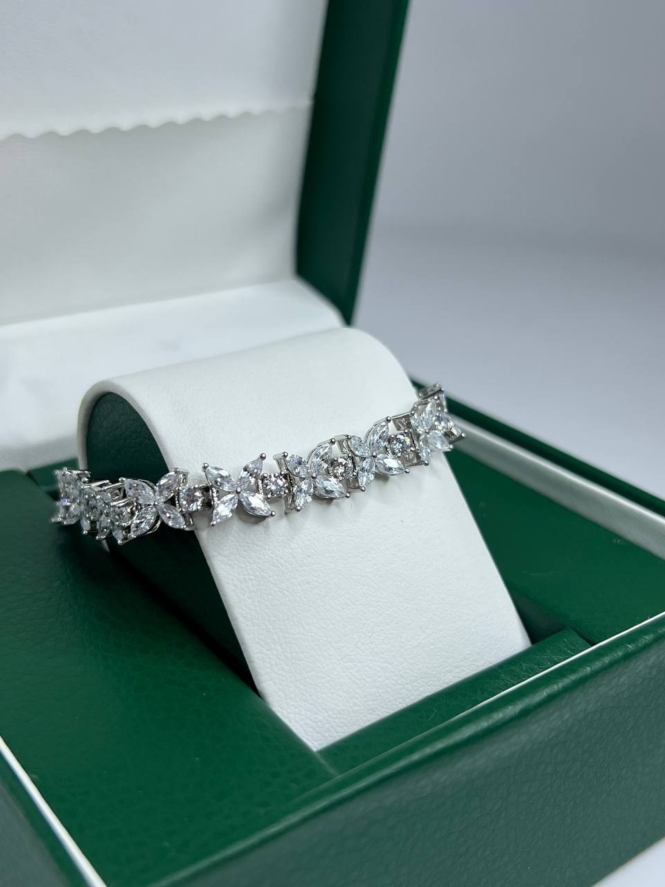 Accessories Серебряный браслет длина 20 см, вес 17 г серебро, плетение отсутствует