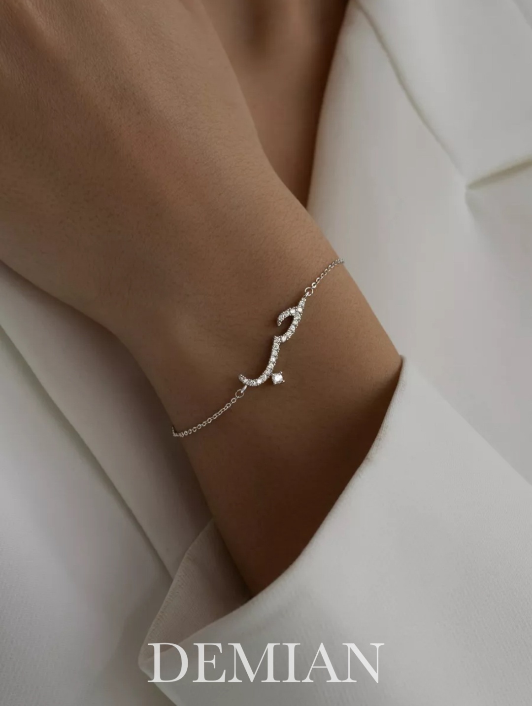 Браслет Demian jewellery Браслет «Любовь на арабском языке» длина 19 см, вес 2.5 г серебро, плетение якорное