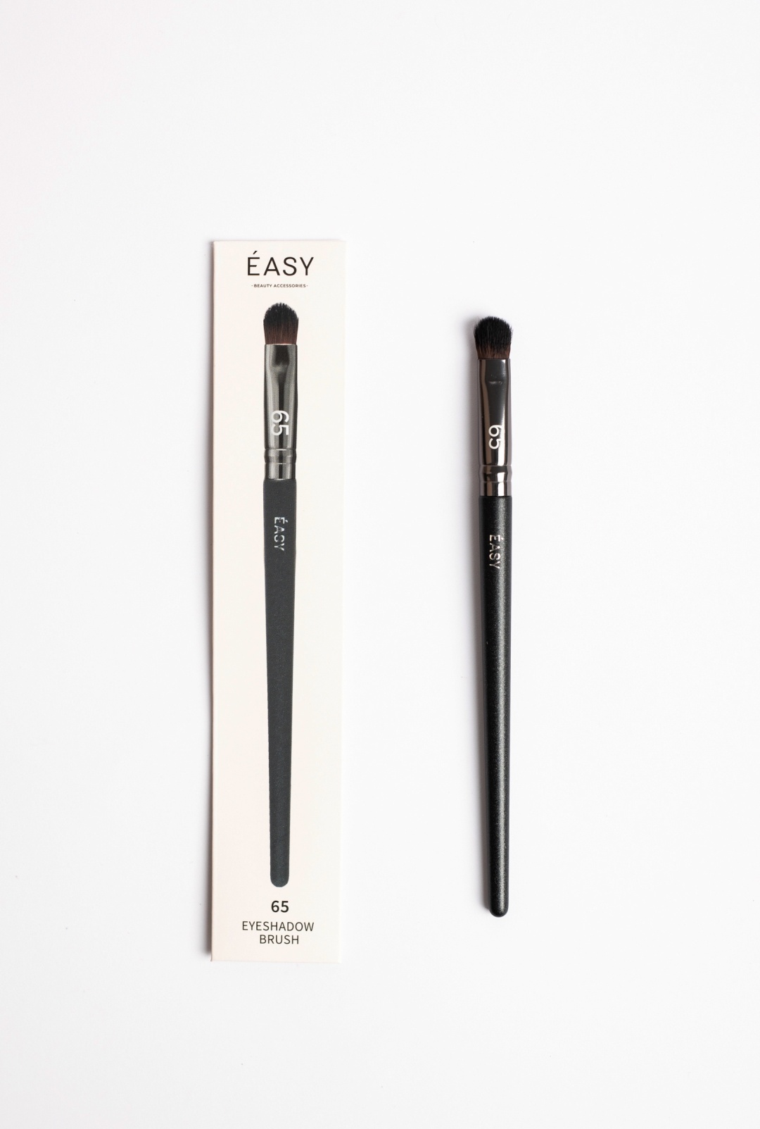 Easy кисть для теней №65 Eyeshadow Medium Brush 1 шт