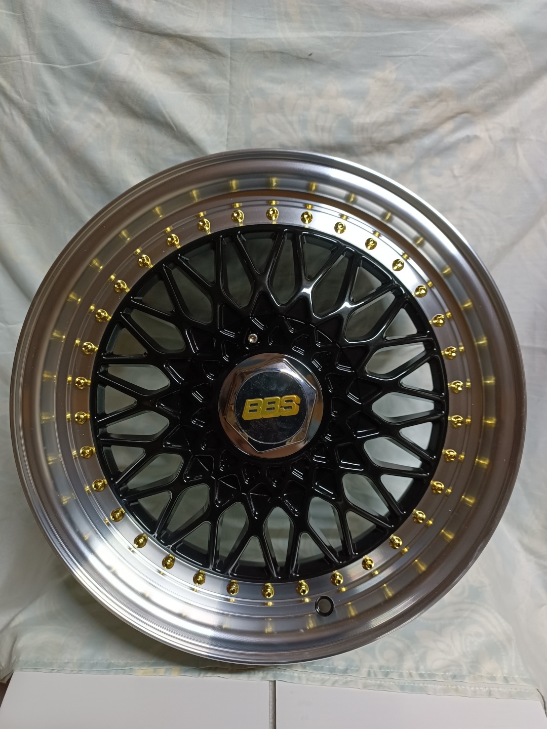 BBS 1417 6.5x16/4x100 D73.1 ET30 черный, серебристый