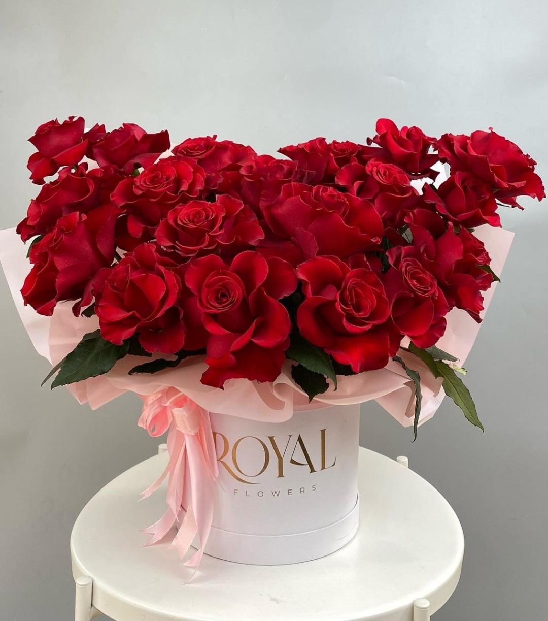 Купить Royal flowers Композиция 19 роз в коробке 19 шт ,40 см в кредит