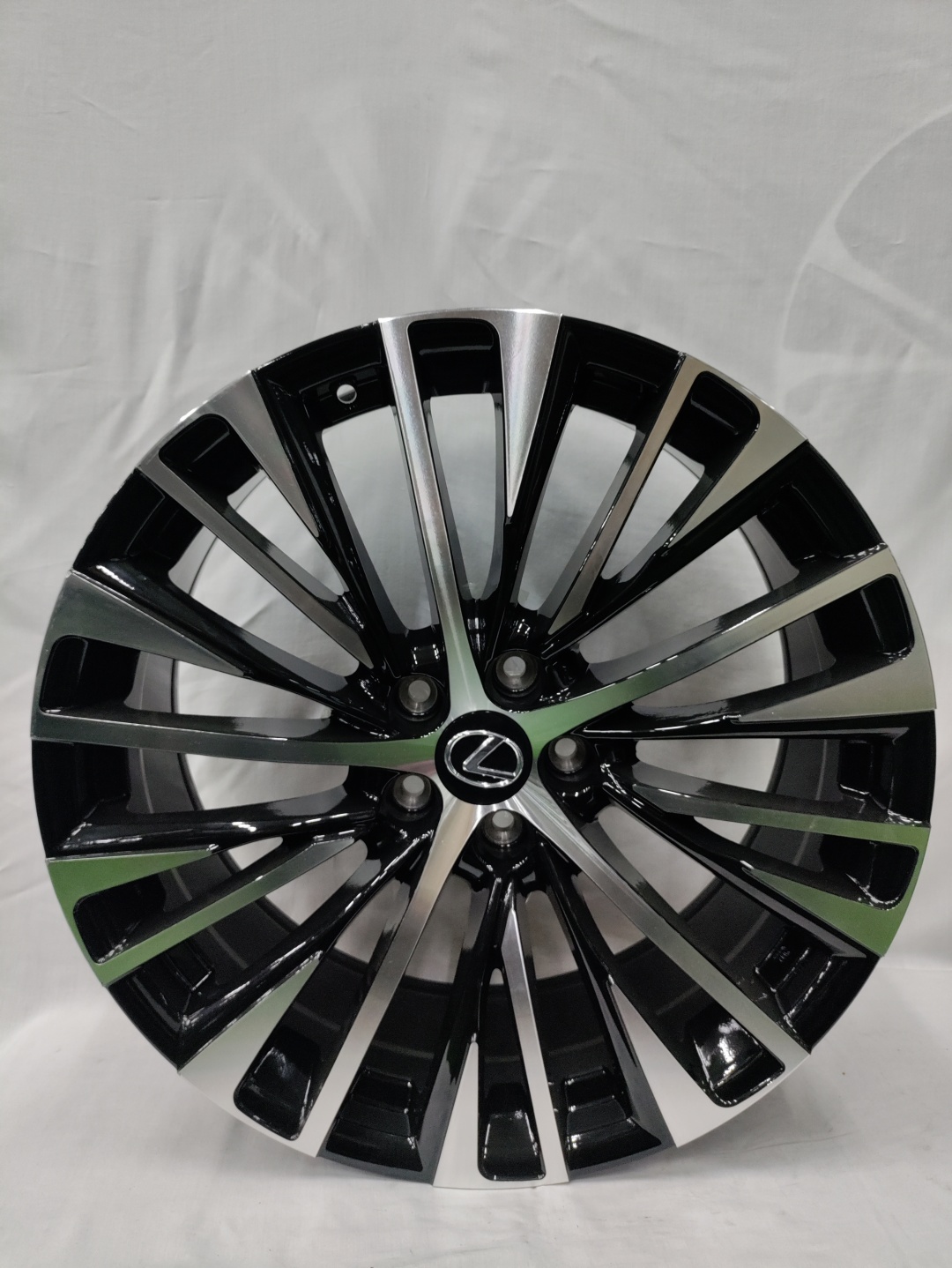 LKN Lkn1010 8x20/5x114.3 D60.4 ET30 серебристый, черный