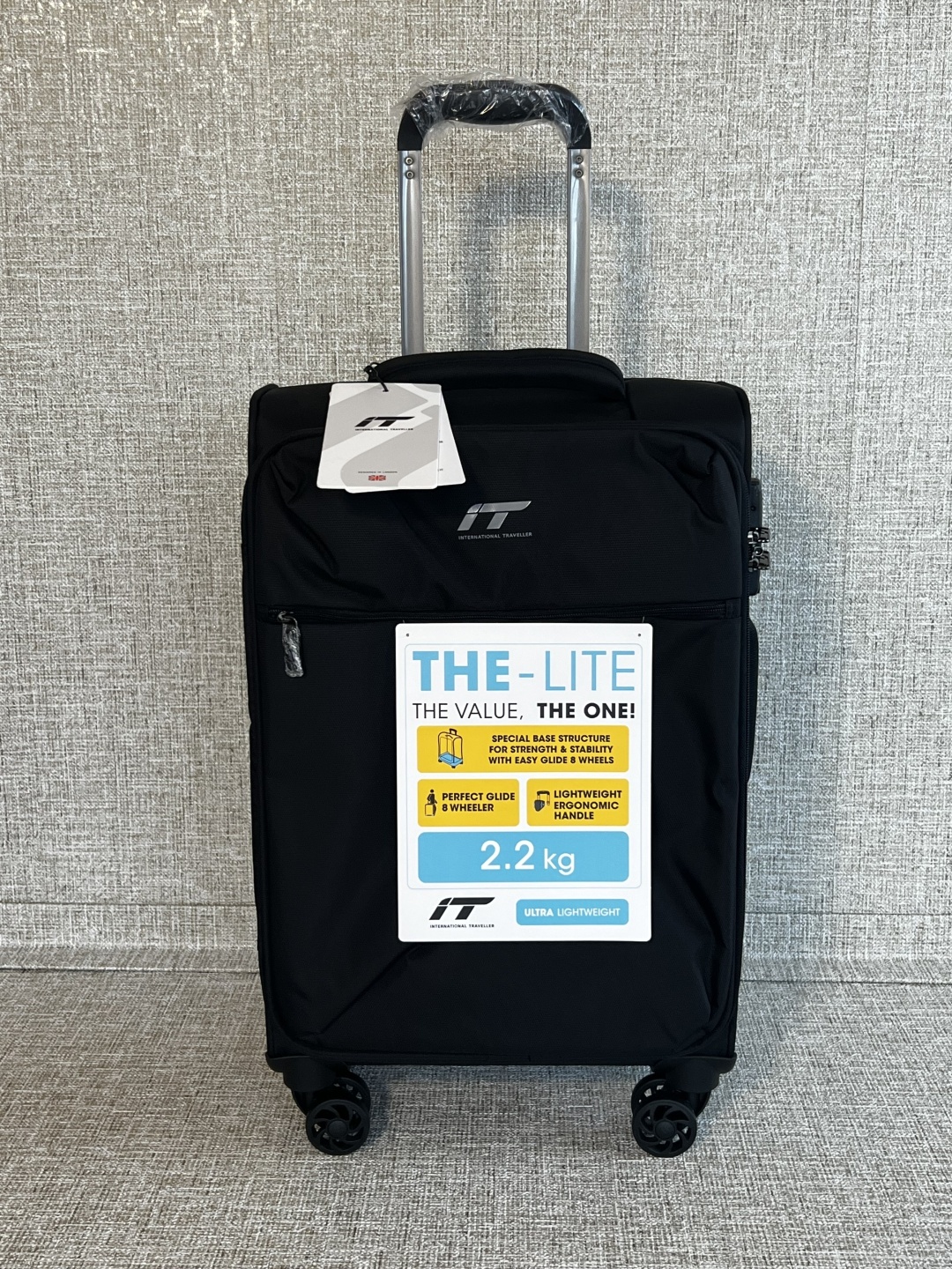 Чемодан it luggage 1191-20 текстиль 41 л черный