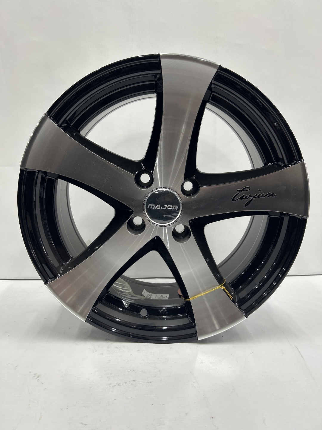 SSM 590 7x15/4x100 D67.1 ET30 черный, серебристый