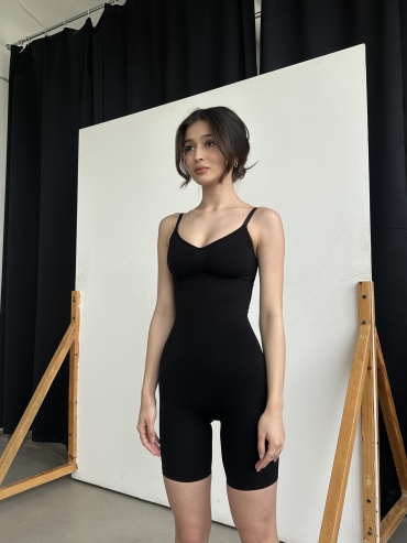 Утягивающее боди Vivien Wear черный