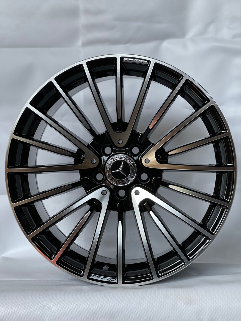 Mercedes-Benz 1779 8x17/5x112 D66.6 ET35 черный, серебристый