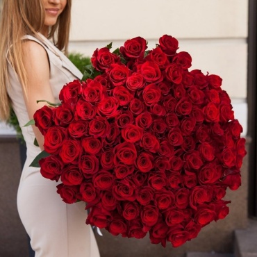 Bestflowers моно-букет в оформлении роза 101 шт 100 см