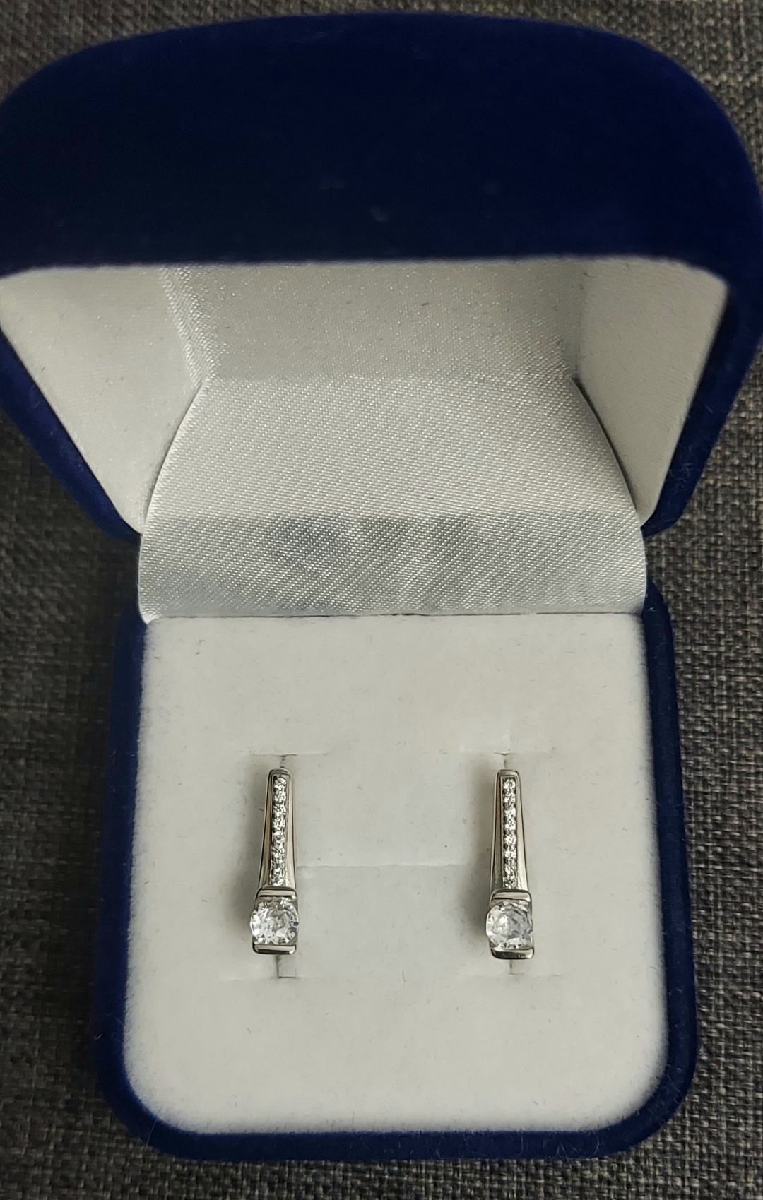 Серьги Silver 29910598 вес 3 г серебро, фианит