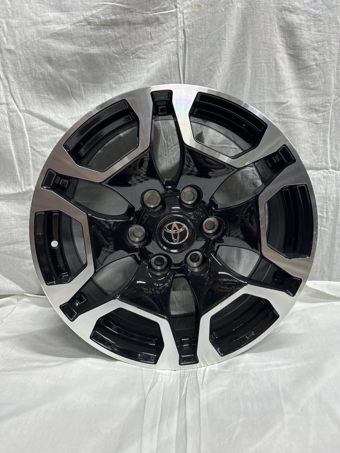 SSR 201 7.5x18/6x139.7 D106.2 ET25 черный, серебристый