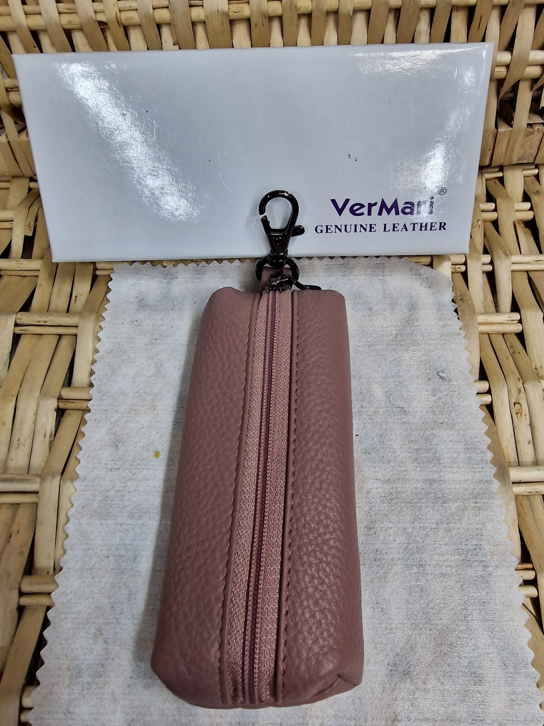 Ключница VerMari натуральная кожа 1 шт