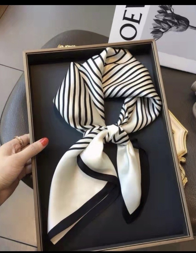 Платок шелк 70 x 70 см