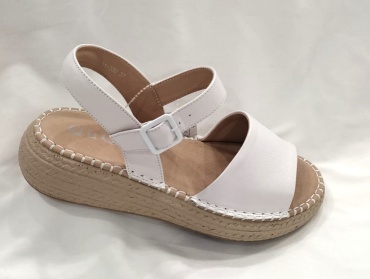 Босоножки QuQi Shoes белый