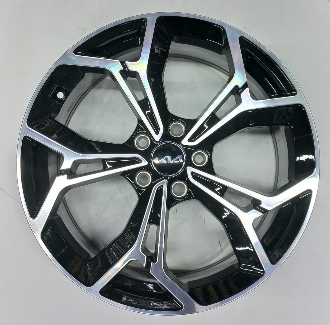 KIA 5963 7.5x19/5x114.3 D67.1 ET50 черный, серебристый