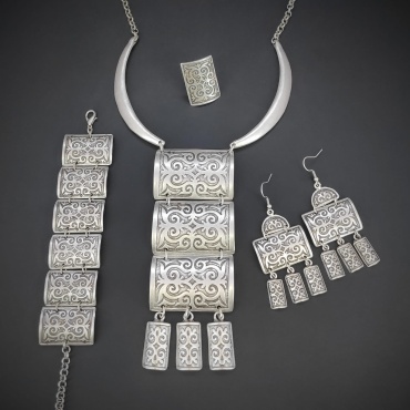 TOMIRIS COLLECTION медицинская сталь, без вставок