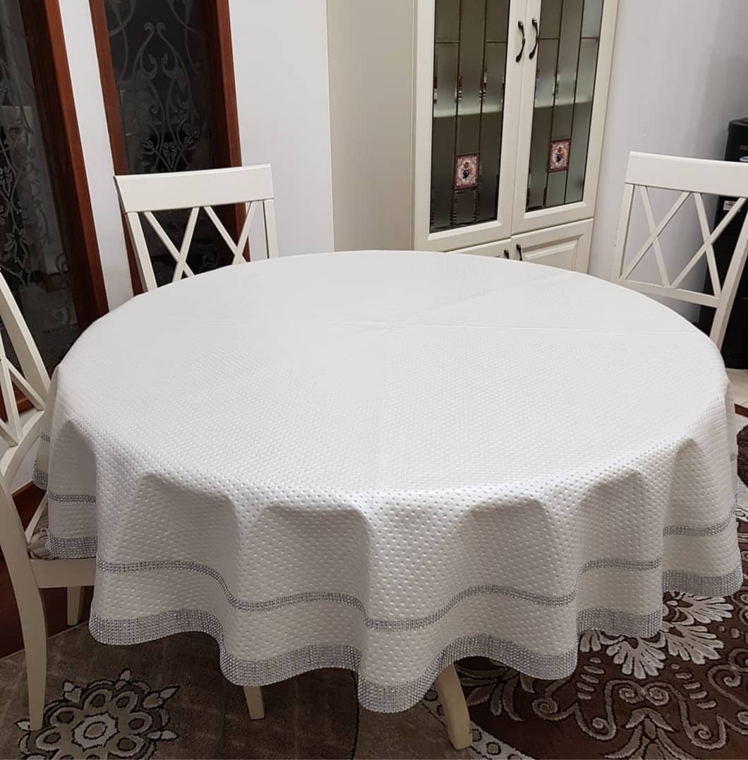 Скатерть LuxHome 140x140 см, полиэстер, 1 шт
