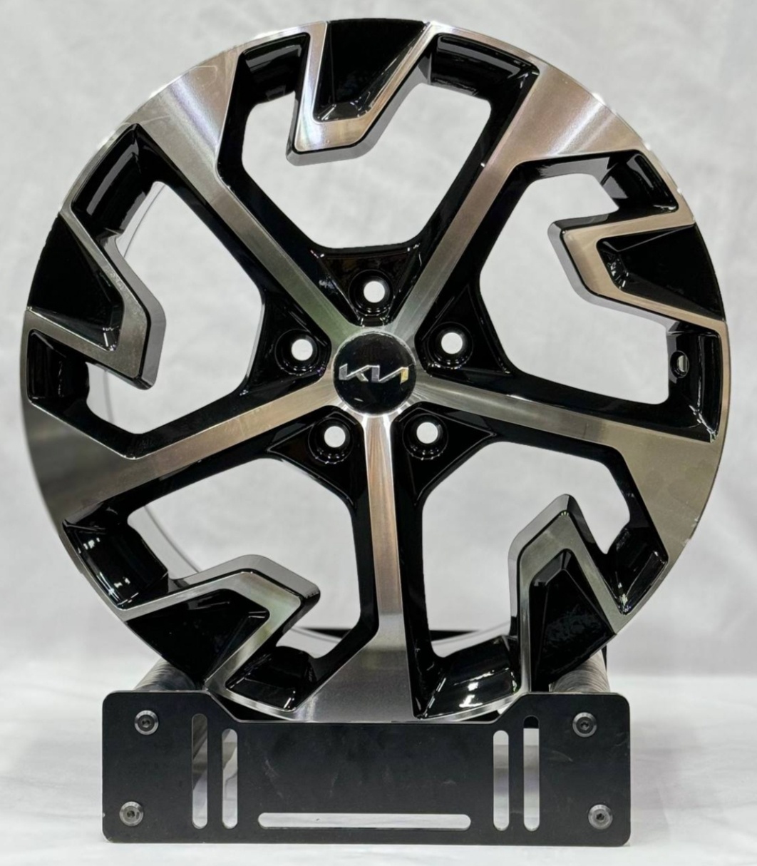 RS 0097 7.5x18/5x114.3 D67.1 ET48 4 диска черный, серебристый