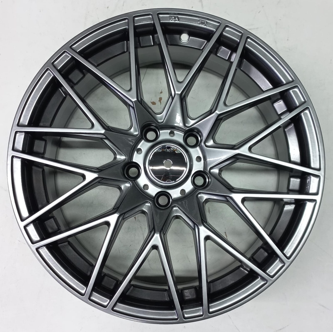 Replica 8010 7.5x17 5x114.3 D67.1 ET35 4 диска графит