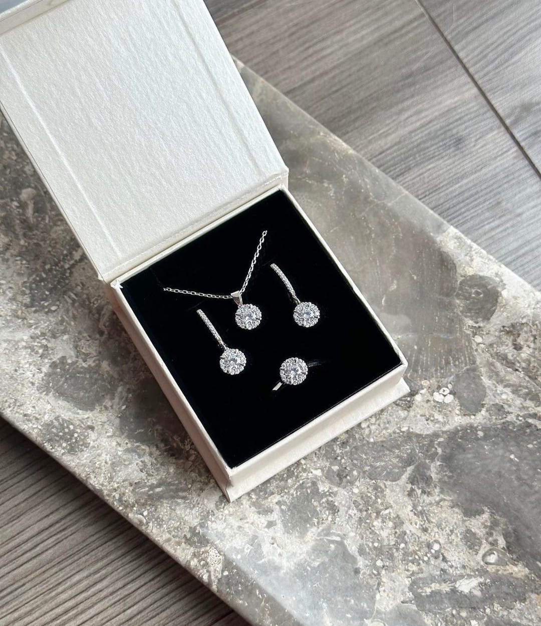 Купить Комплект Серебро России 143018 вес 10 г 18.5 серебро, фианит в ...