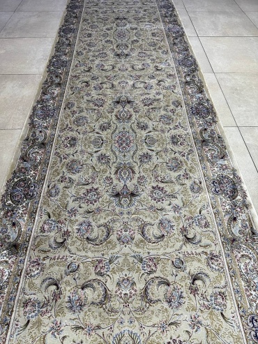 Ковровая дорожка Valentis короткий ворс, вискоза, шелк, 80 см x 8.5 м