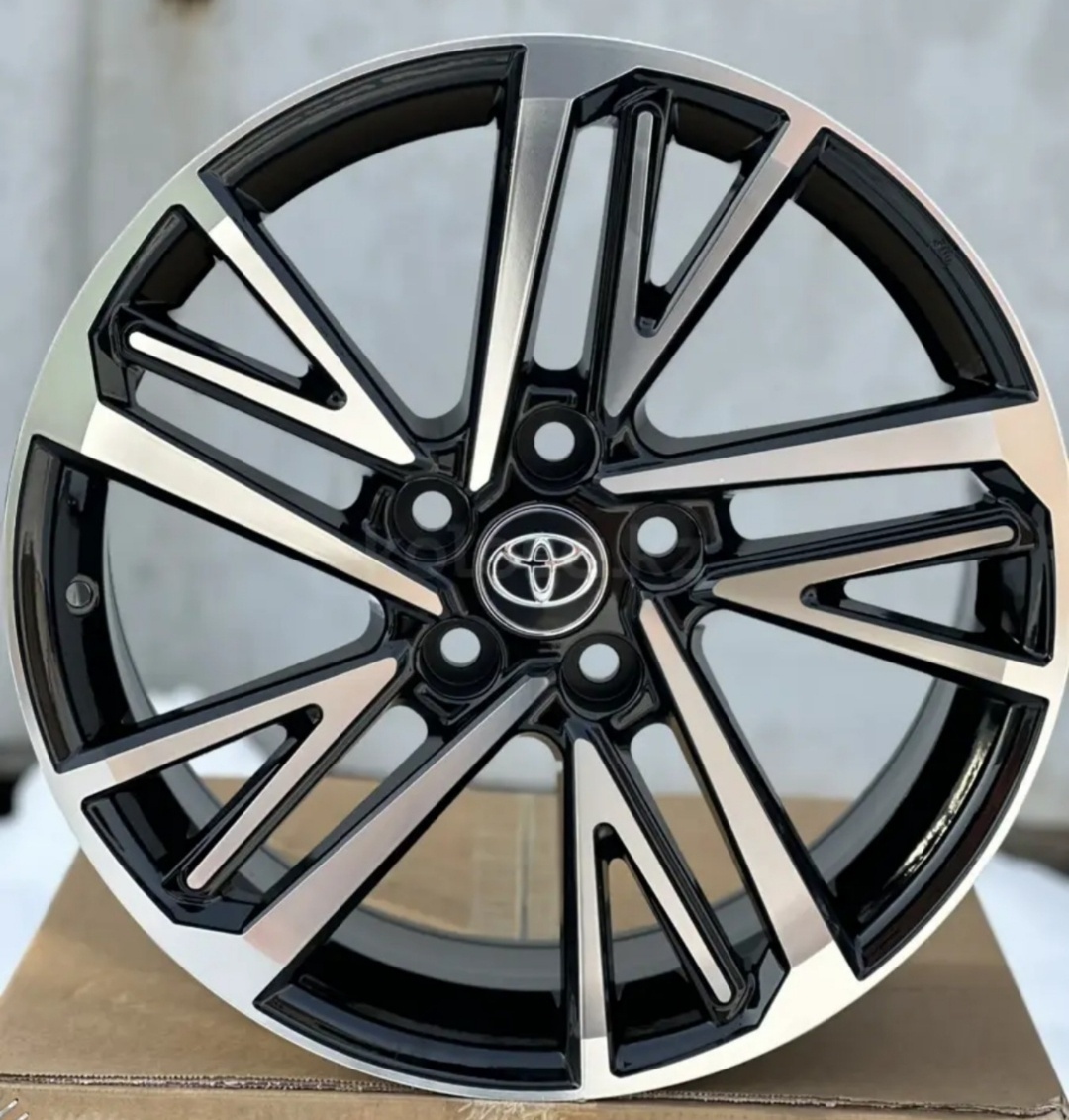 Toyota 790821637 8x19/5x114.3 D60.1 ET40 4 диска серебристый, черный