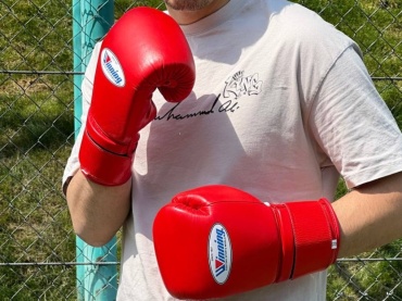 Боксерские перчатки Winning 12 oz красный