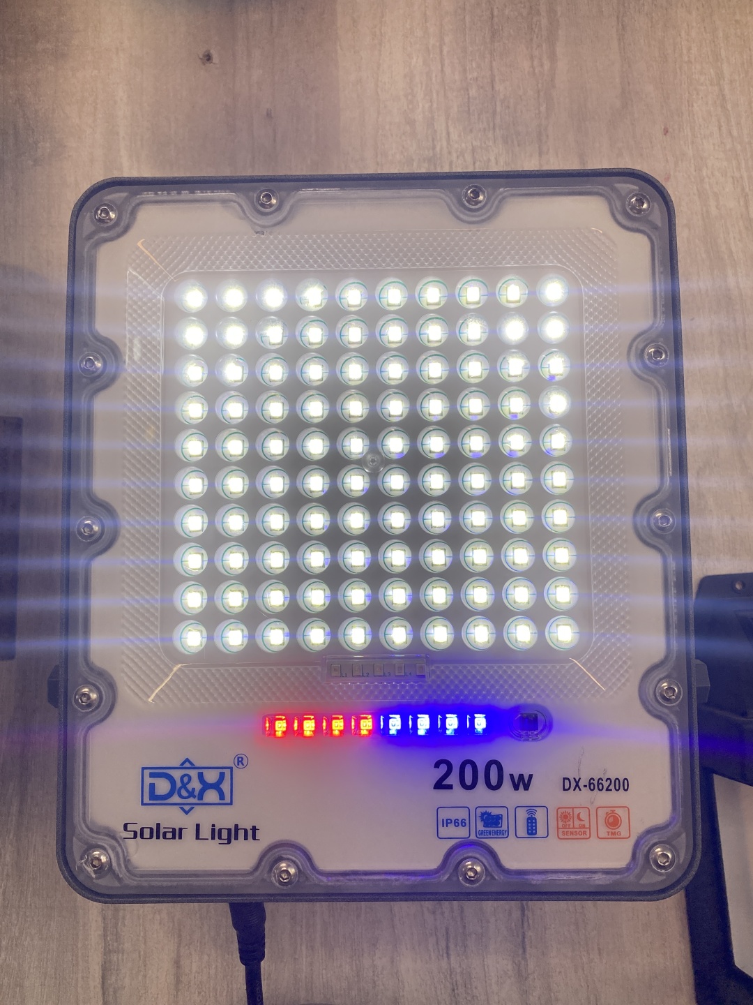 Прожектор на дуге крепления Solar light 70 Вт, холодный белый