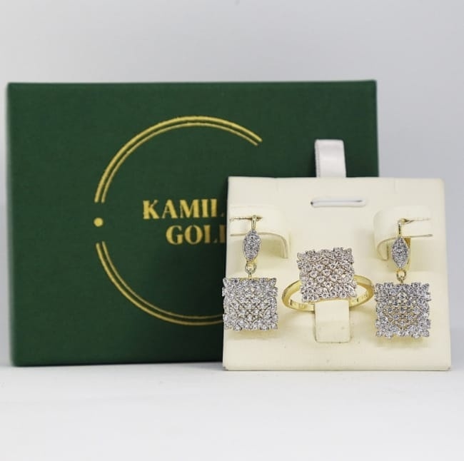 KAMILLLA GOLD 837473 вес 9 г серебро, фианит
