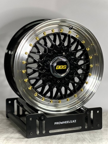 Pro Wheels BBS 7x16/4x114.3 D73.1 ET30 4 диска черный, серебристый, золотистый