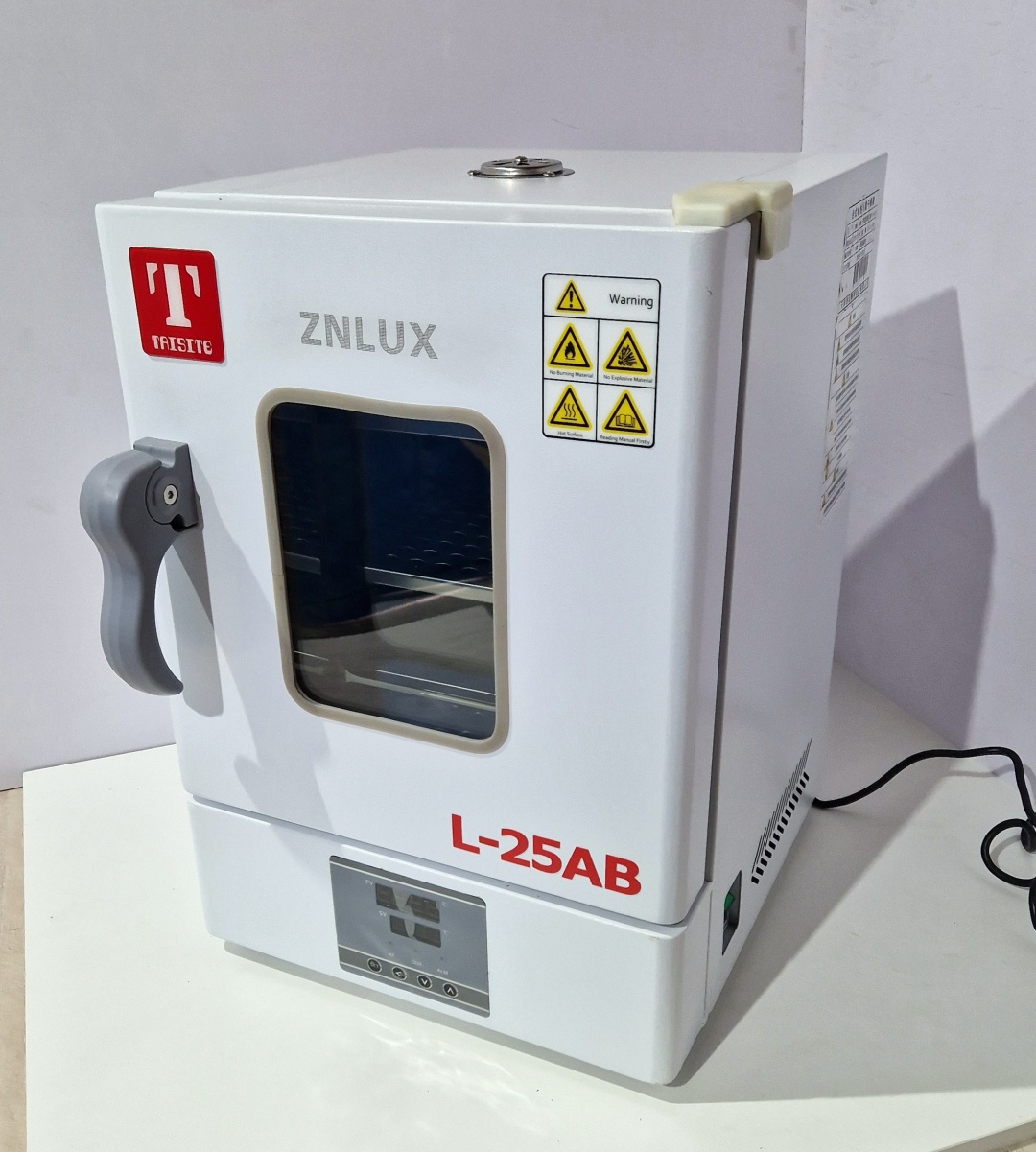 ZNLUX ГП10 L-25AB 18L сухожаровой шкаф электрический 600 Вт