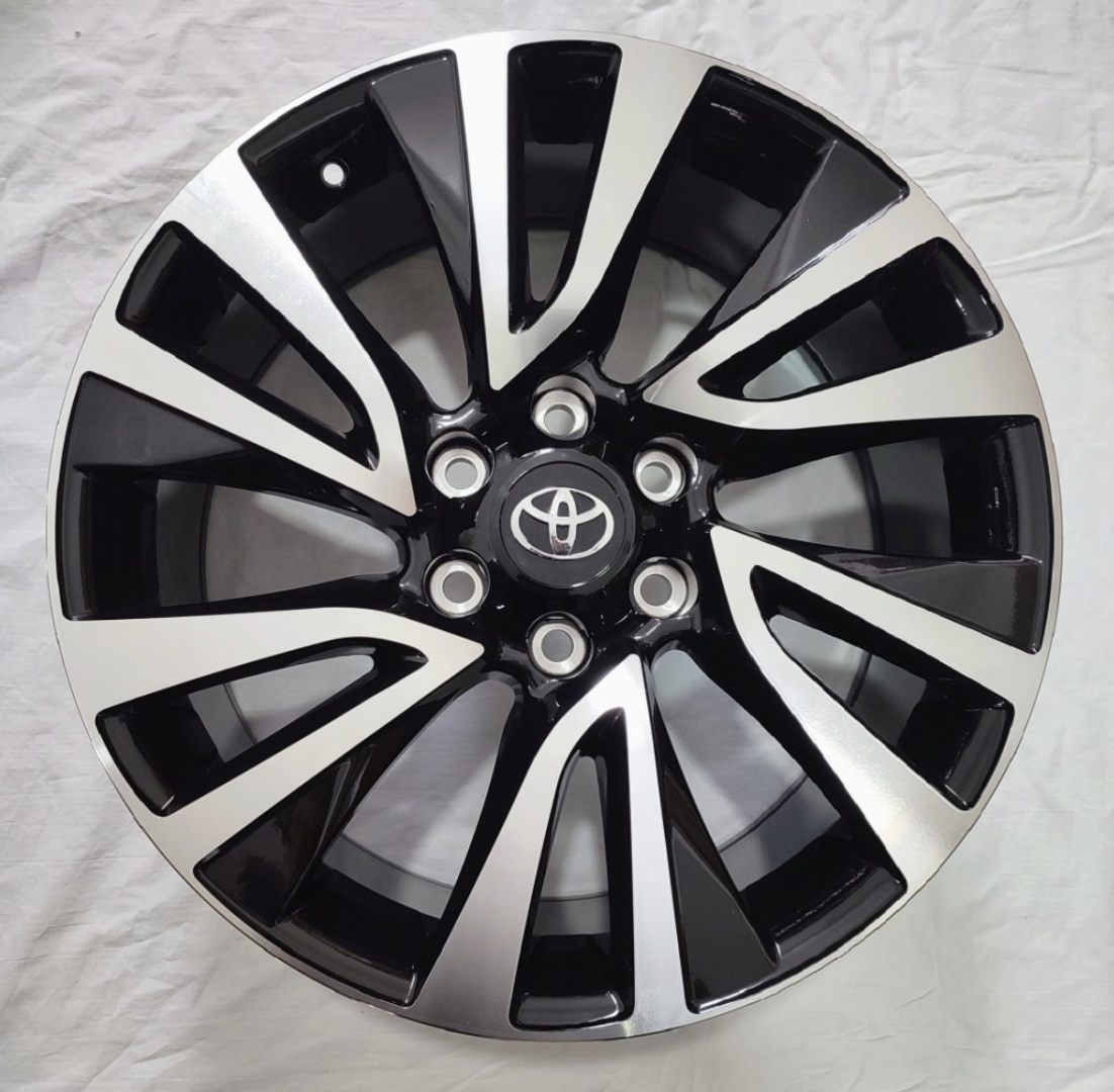 Replica TYR678 8.5x20/6x139.7 D106.1 ET25 черный, серебристый