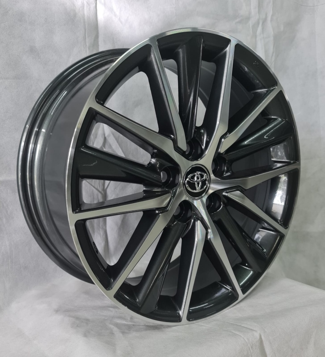 Toyota 910 8x18/5x114.3 D60.1 ET50 графит