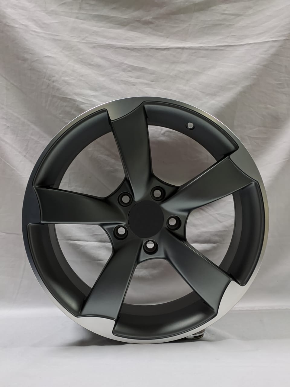 RS 852 8x18/5x112 D66.6 ET35 графит