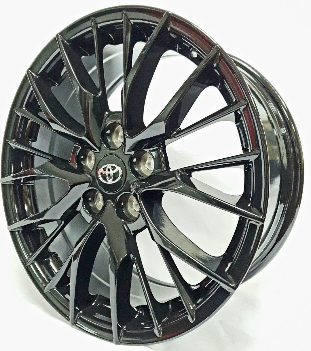Toyota 10503 7.5x17/5x114.3 D60.1 ET39 черный
