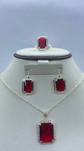 Anel Gold 993871648 вес 16.56 г серебро, рубин
