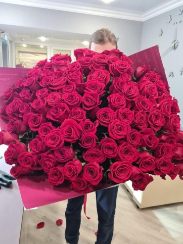 Rozarium моно-букет в оформлении роза 101 шт 50 см