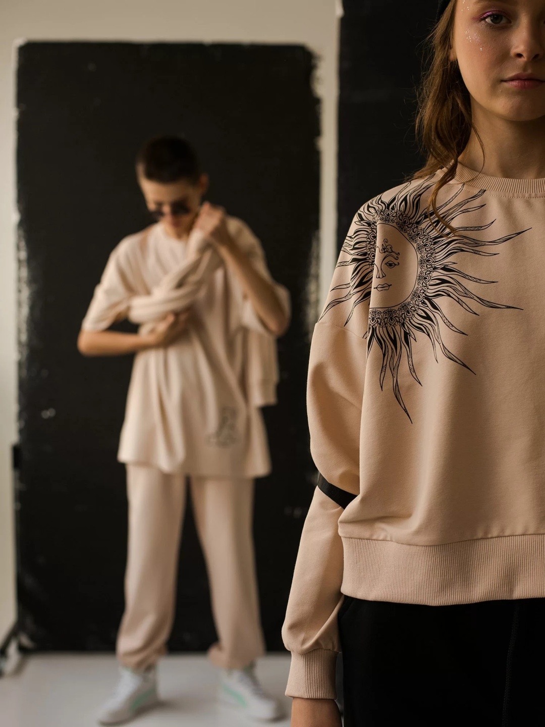 Свитшот Batik черный, бежевый