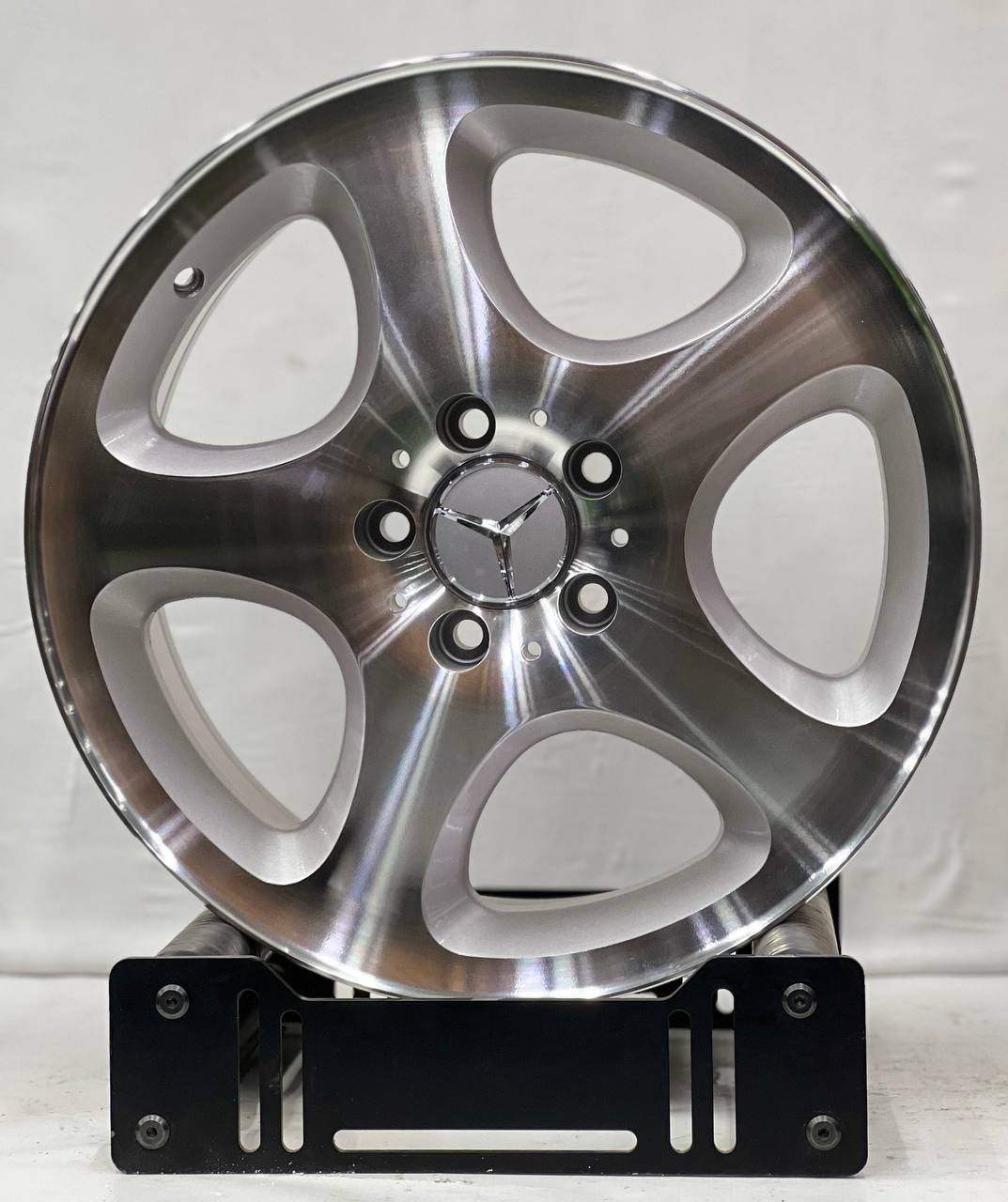 BBS 331 8x17/5x112 D66 ET37 4 диска серебристый