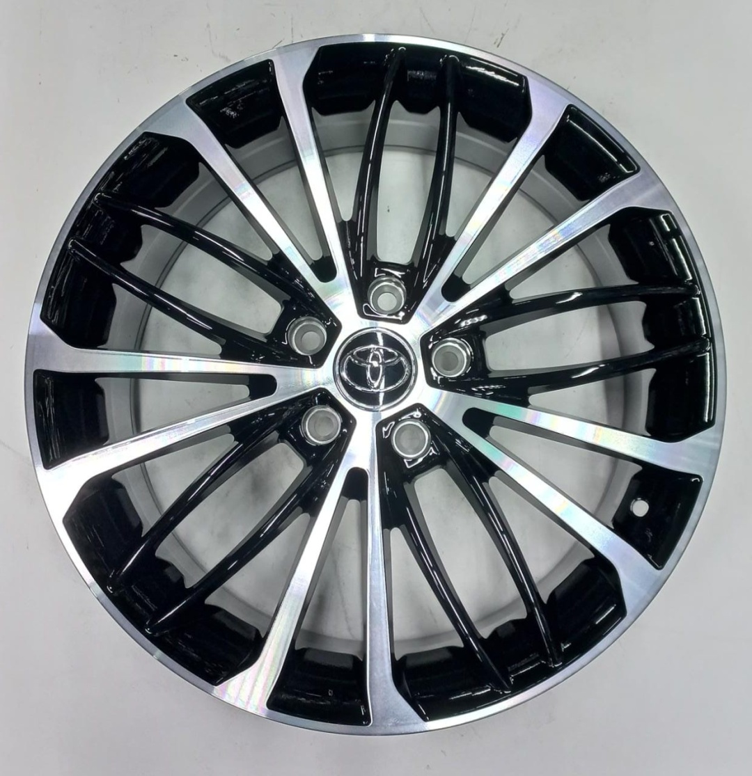 Toyota 51053 8x18/5x114.3 D60.1 ET45 черный, серебристый