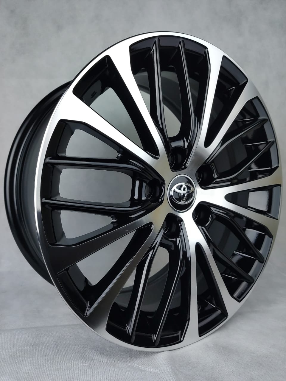 Toyota 5311 CAM70 7.5x17/5x114.3 D60.1 ET40 черный