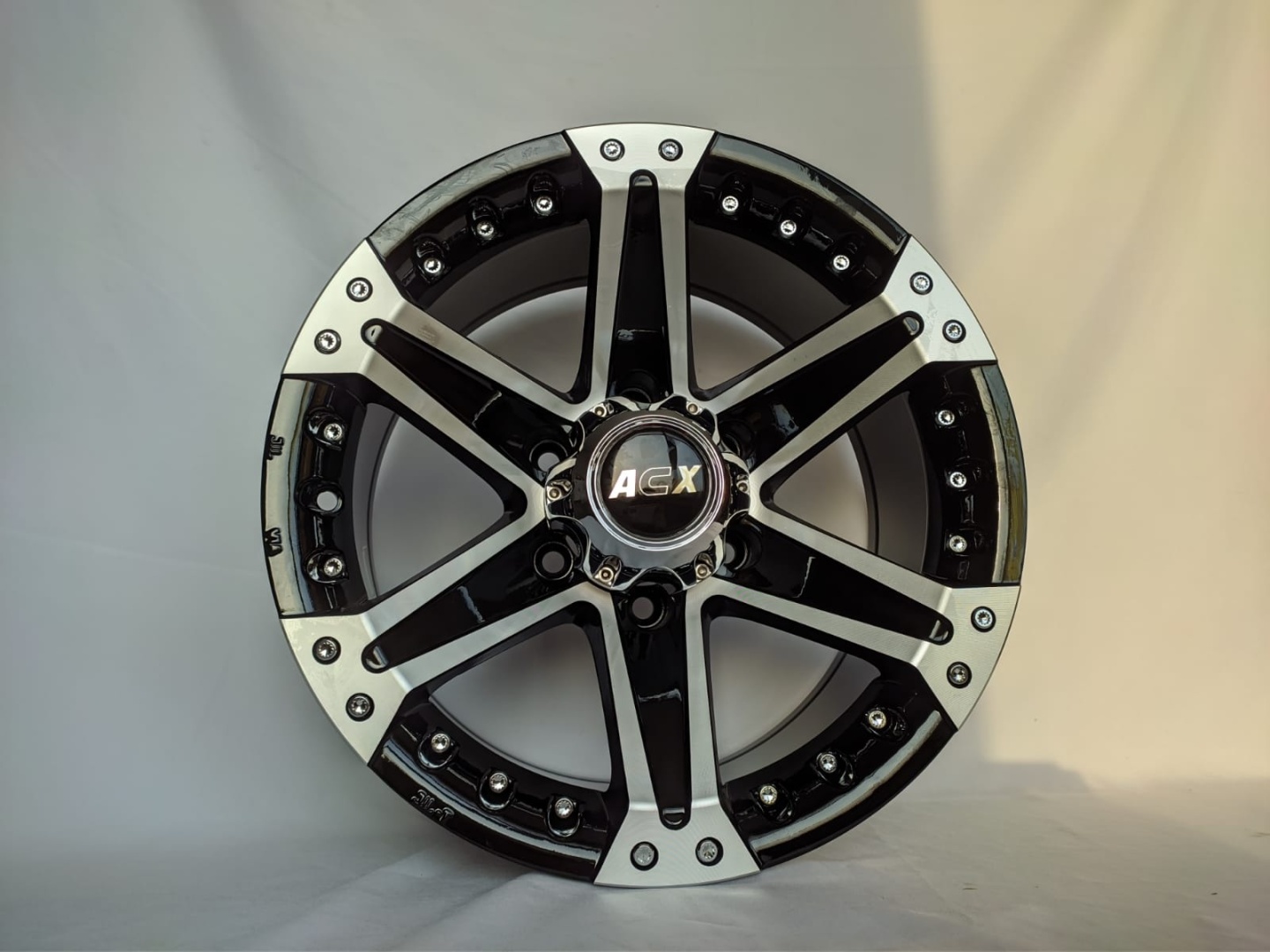 Replica 961 8x16/6x139.7 D110.1 ET-20 черный, серебристый