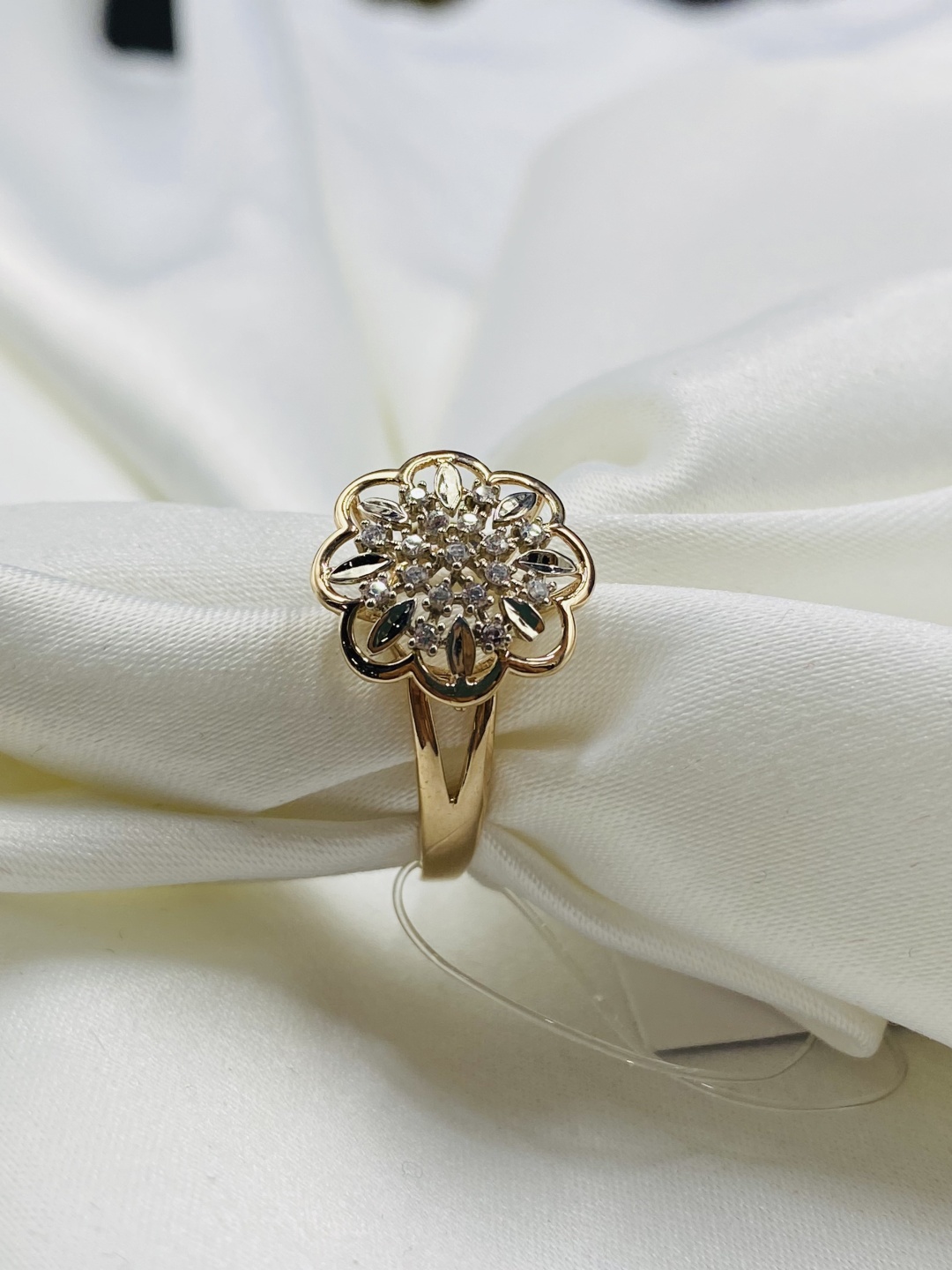 Exclusive Diamond 10632 размер 19 вес 2.88 г золото, фианит