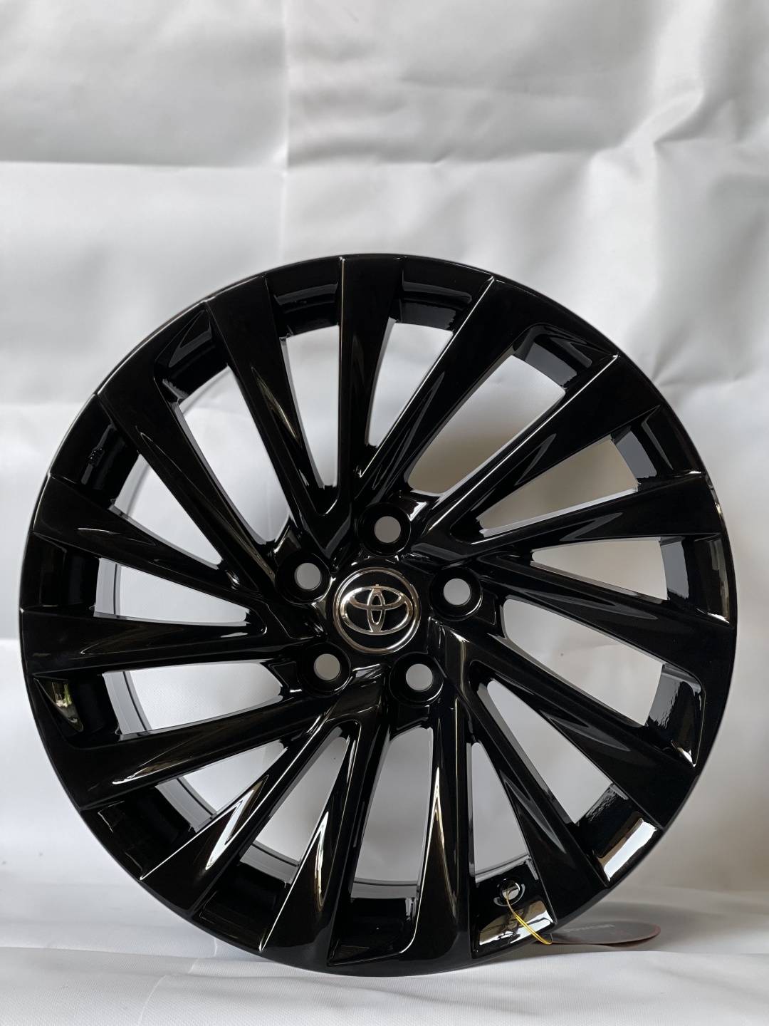 Toyota 5716 8x18/5x114.3 D60.1 ET40 4 диска черный
