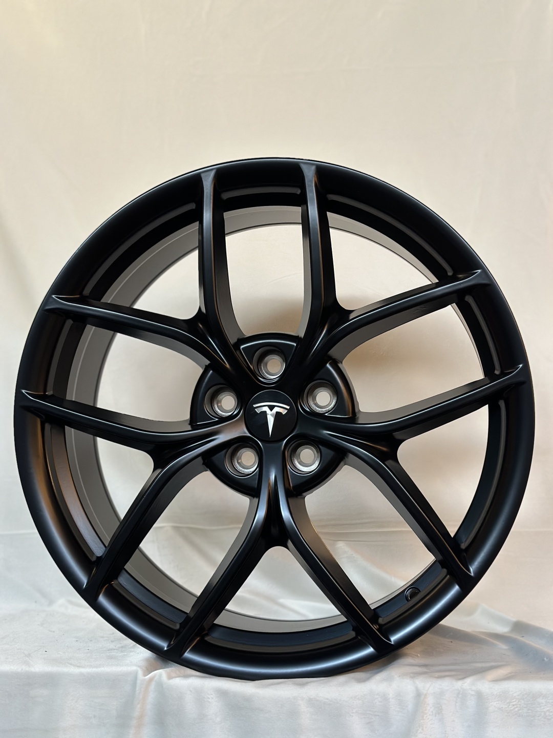 Tesla Style H3118 9x20/5x114.3 D64.1 ET40 4 диска черный