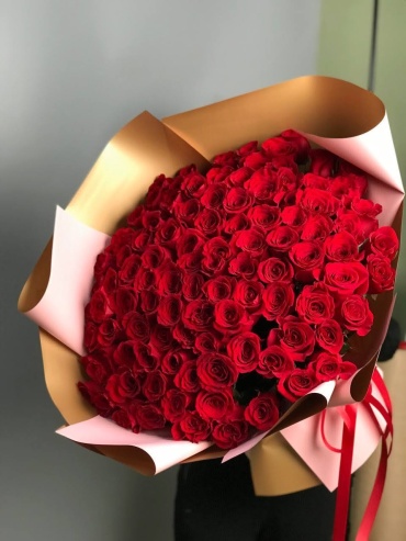 Zhuldyz flowers моно-букет с открыткой роза 101 шт 50 см