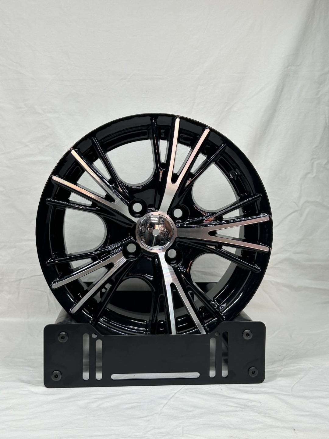 LKN Lkn 6x14/4x100 D67.1 ET35 4 диска черный, серебристый