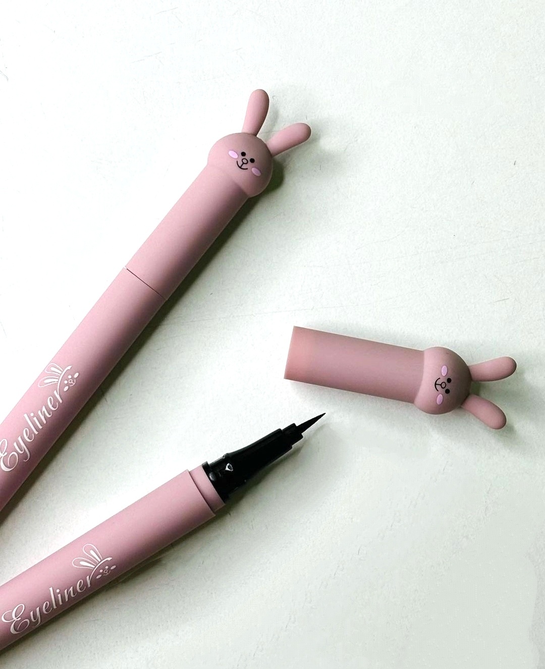 Kiss Beauty с фетровым апликатором подводка-фломастер черный